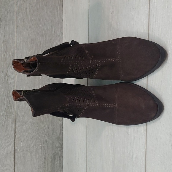 NEW Lucky Brand Ramses Patch Ankle Suede Booties Block Heels shoes sz 7M - Picture 3 of 13